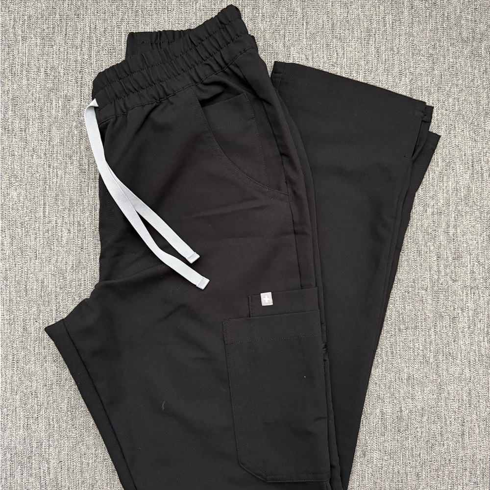 Figs Black High-Waisted Dowa Scrub Pants